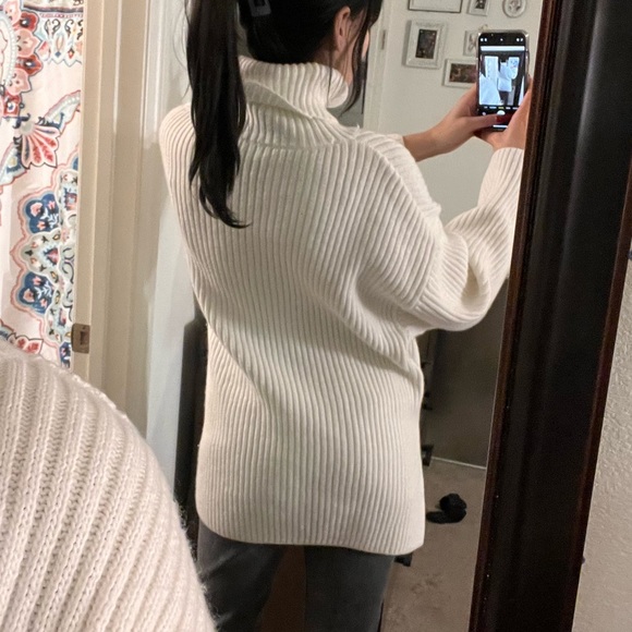 H&M off white sweater - Picture 4 of 7